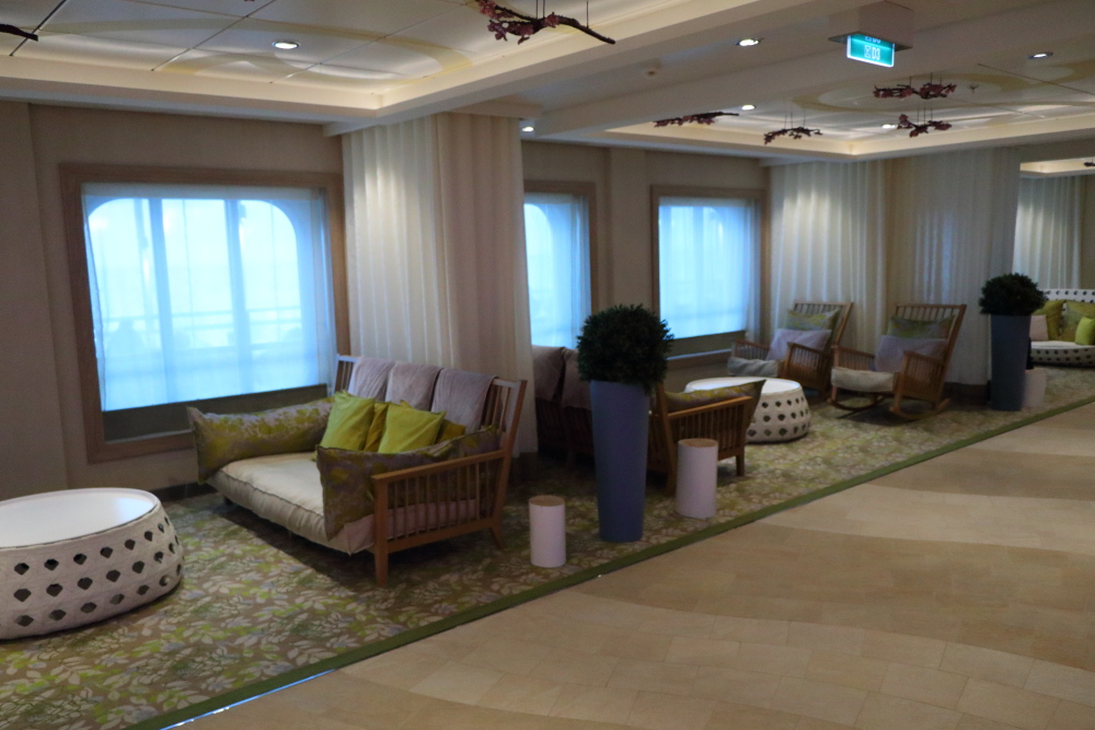 Anthem Of The Seas deck 5 furniture