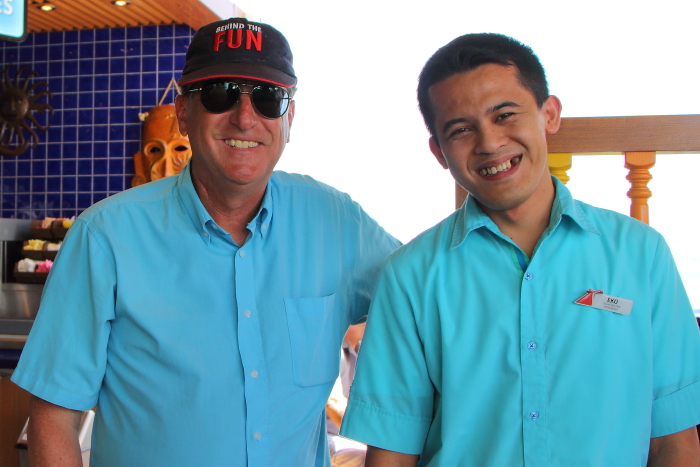 Jim Zim dressed in Carnival cruise attire