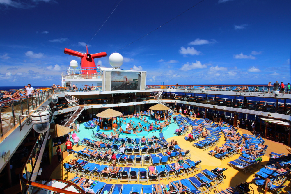 Carnival Breeze main swimming pool