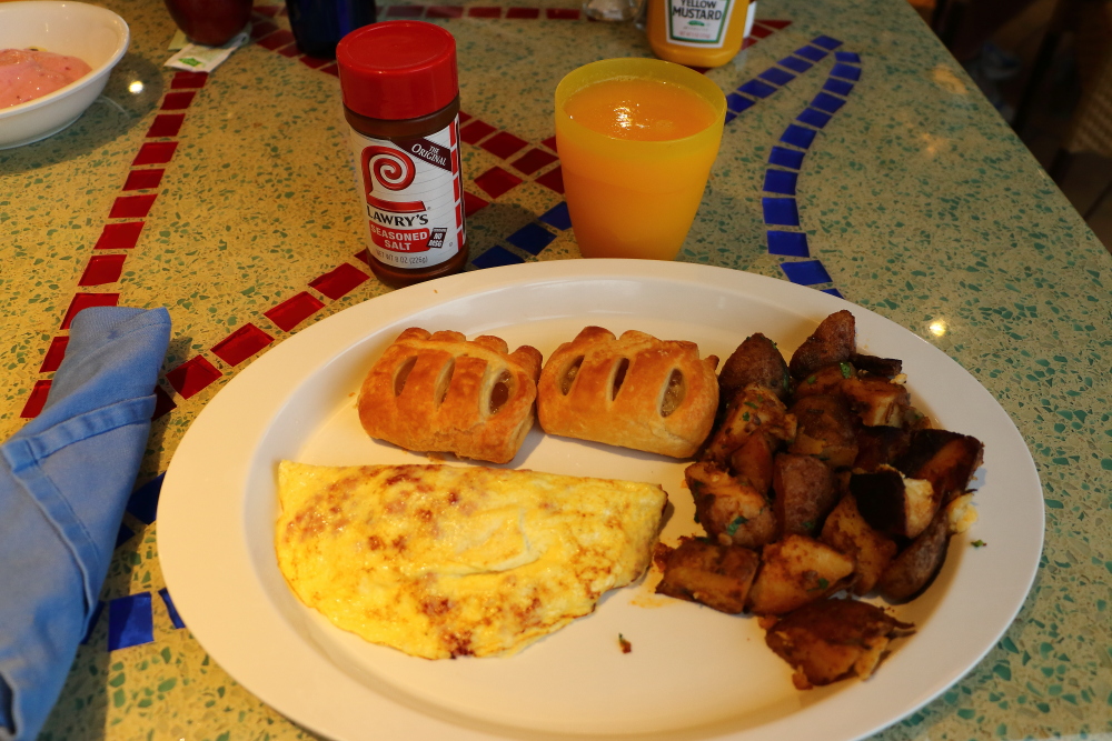 Carnival cruise buffet breakfast omelet