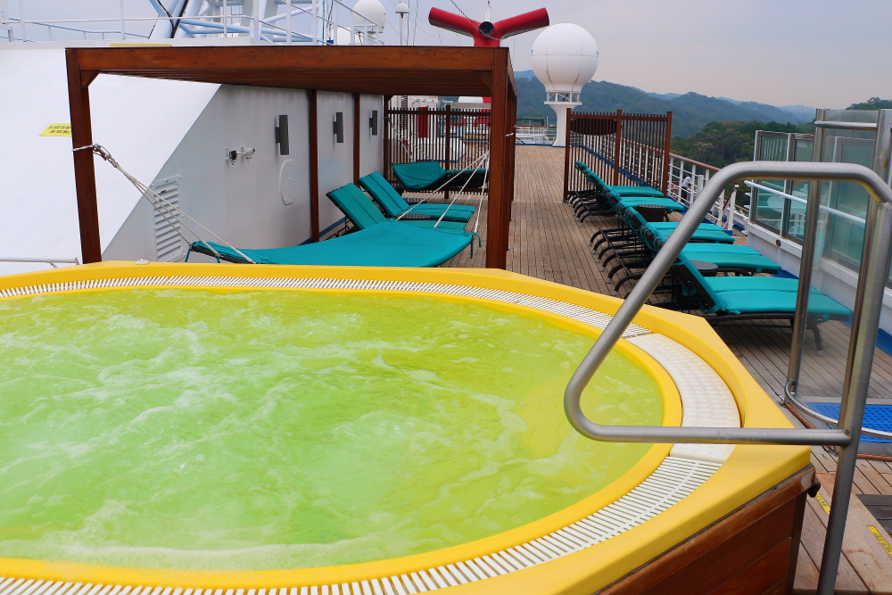 Carnival Glory serenity Jacuzzi