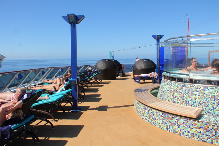 Jacuzzi on Carnival Spirit Serenity deck