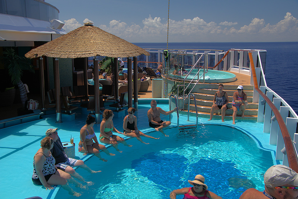 Carnival Vista Havana swimming pool