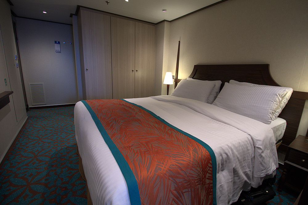 Carnival Vista Havana suite 5234 bed