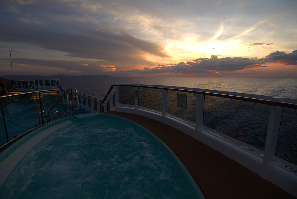 Carnival Vista Havana Jacuzzi