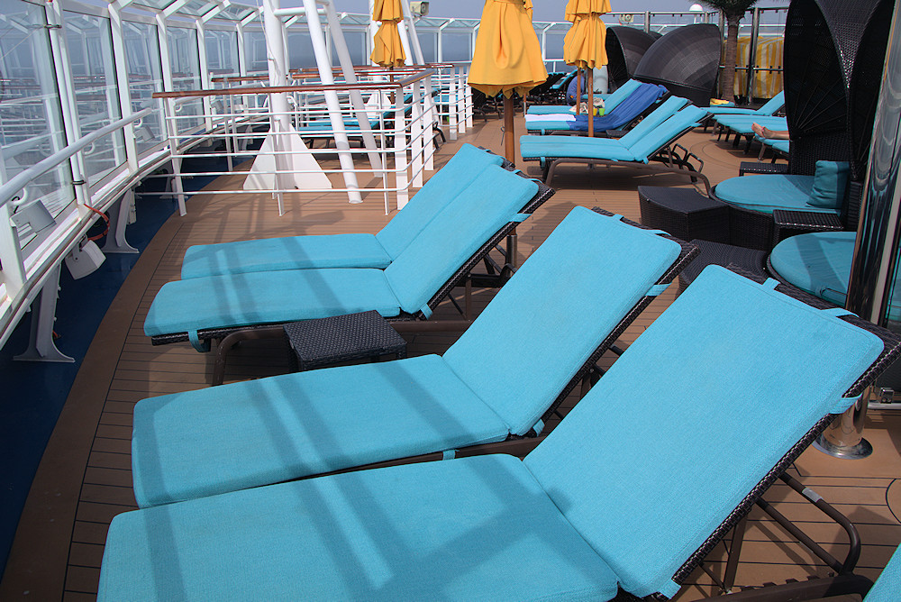 Carnival Vista Serenity loungers