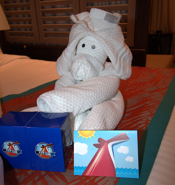 Carnival Platinum gift towel animal