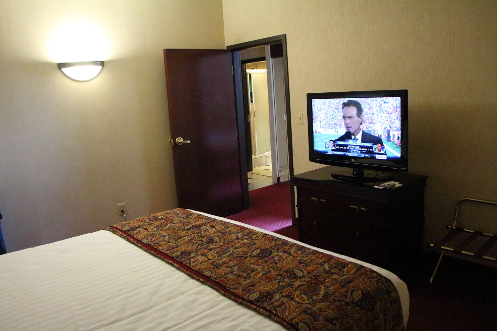 Drury Inn bedroom photo