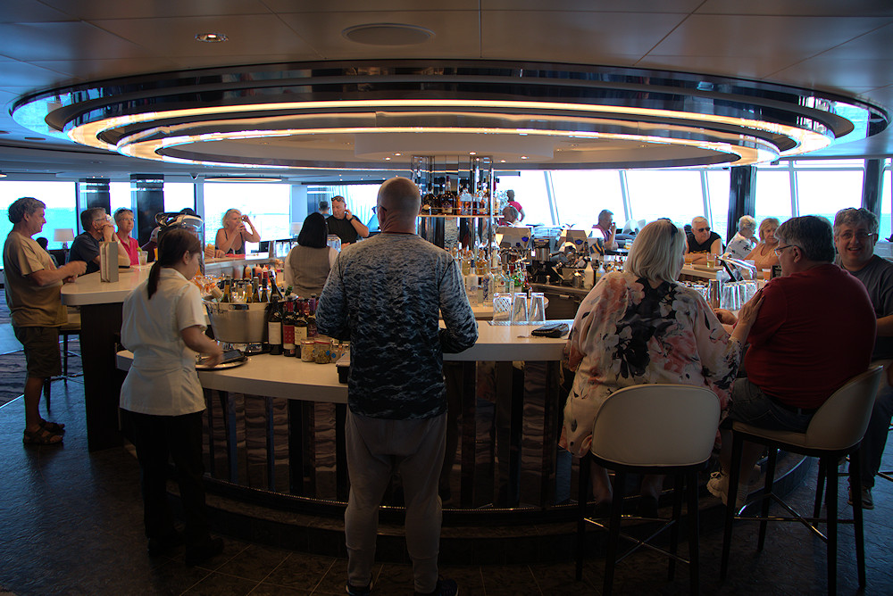 Norwegian Bliss observation lounge bar