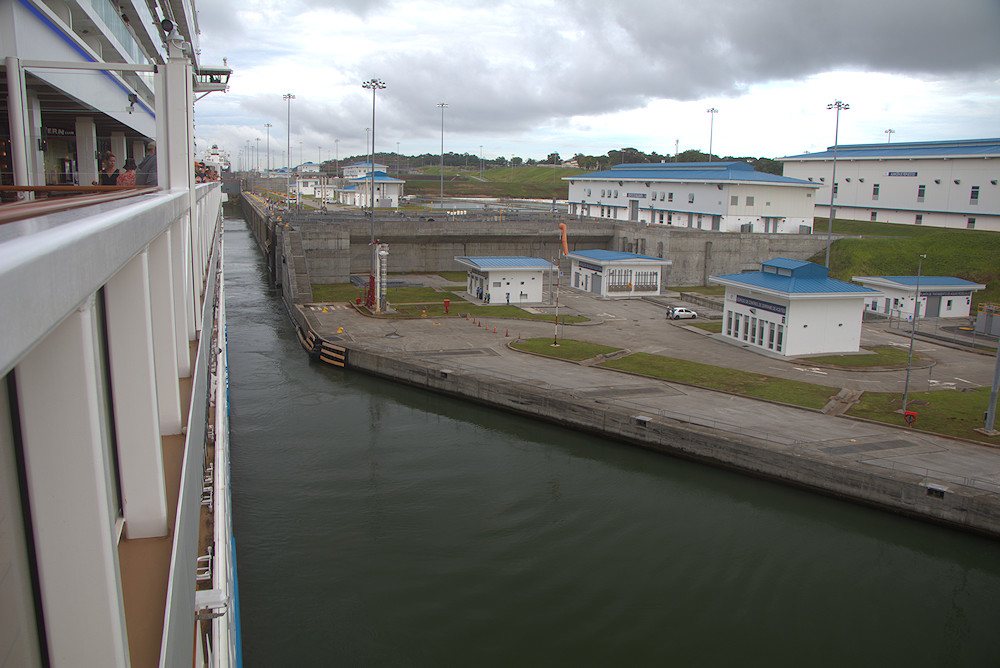 Norwegian Bliss in the Panama canal