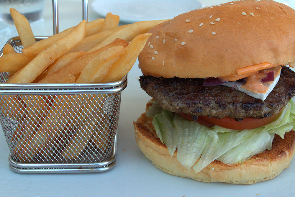 Norwegian Escape Haven cheeseburger