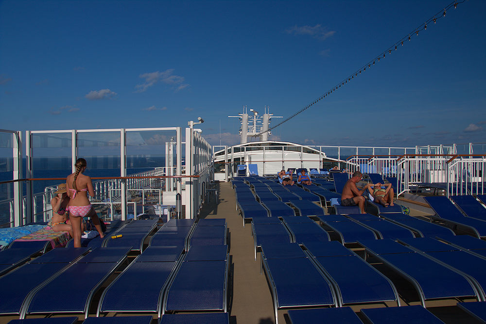 Norwegian Escape sun deck