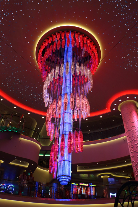 Norwegian Getaway atrium chandalier