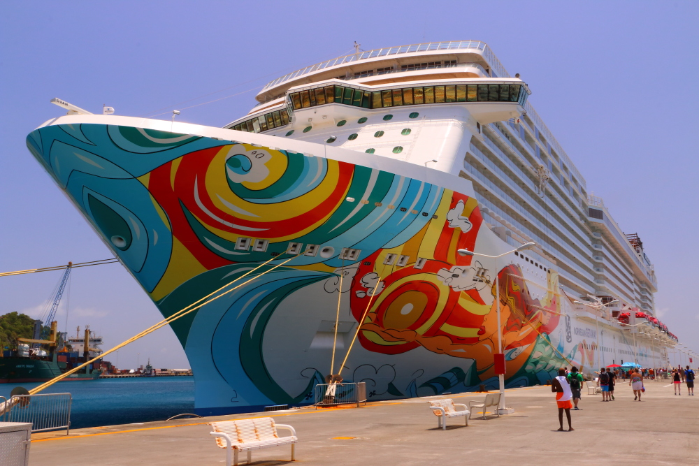 Norwegian Getaway hull art