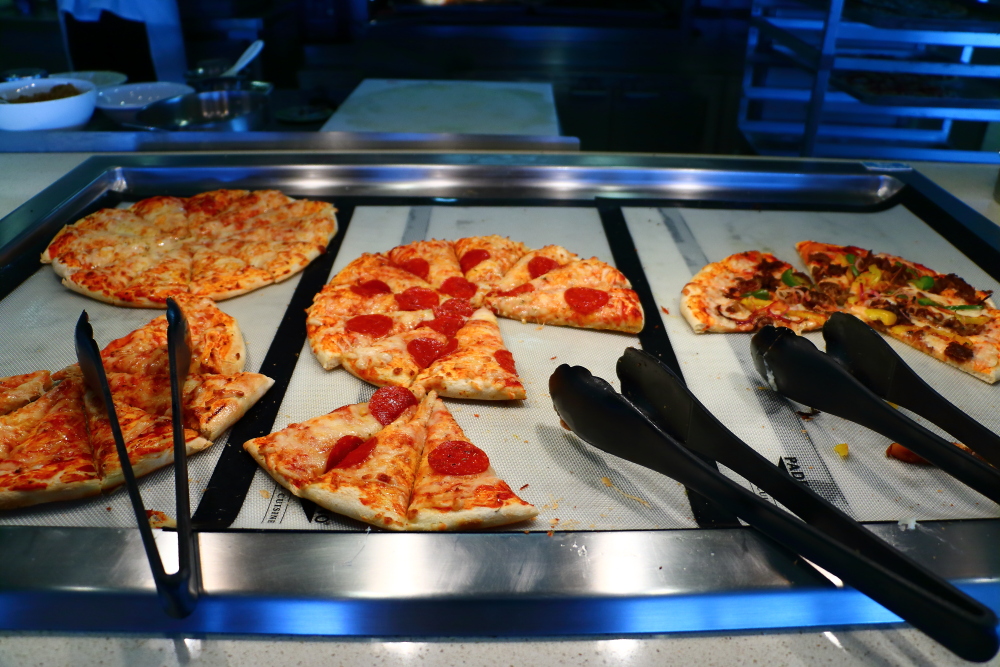 Norwegian Getaway pizza buffet lunch