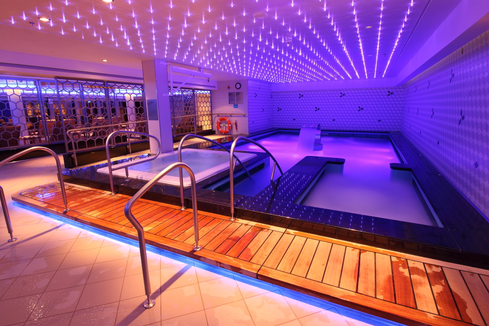 Hydrotherapy pool in Norwegian Getaway spa thermal suite