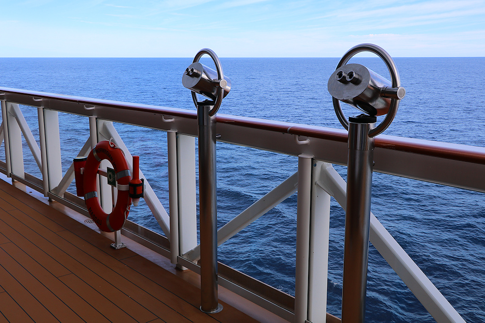 free binoculars on Norwegian Joy waterfront