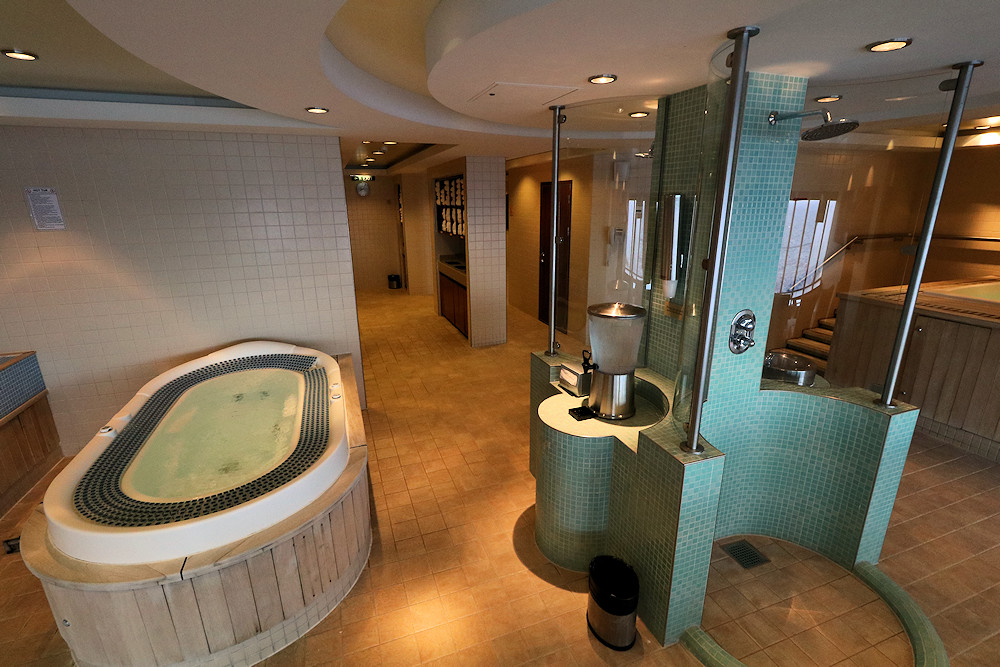 Norwegian Pearl spa