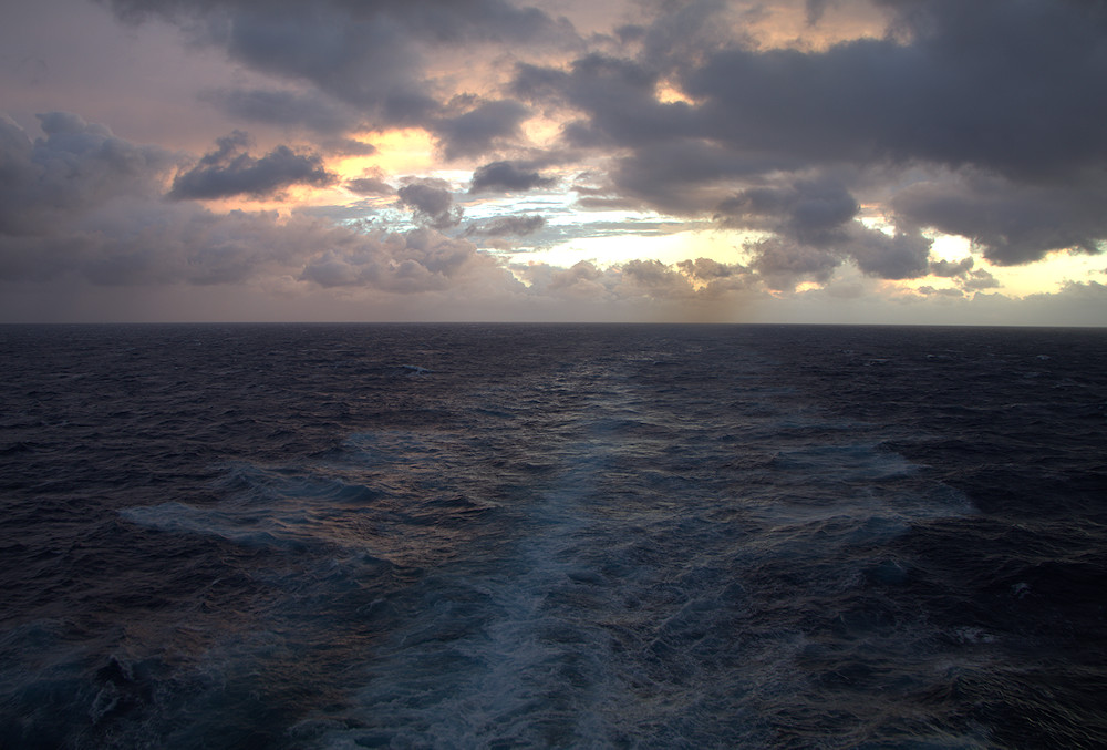 Norwegian Sky wake cruise ship