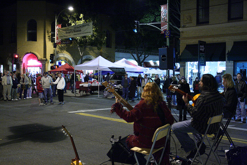 Entertainment at Farmer's Market in San Luis Obispo