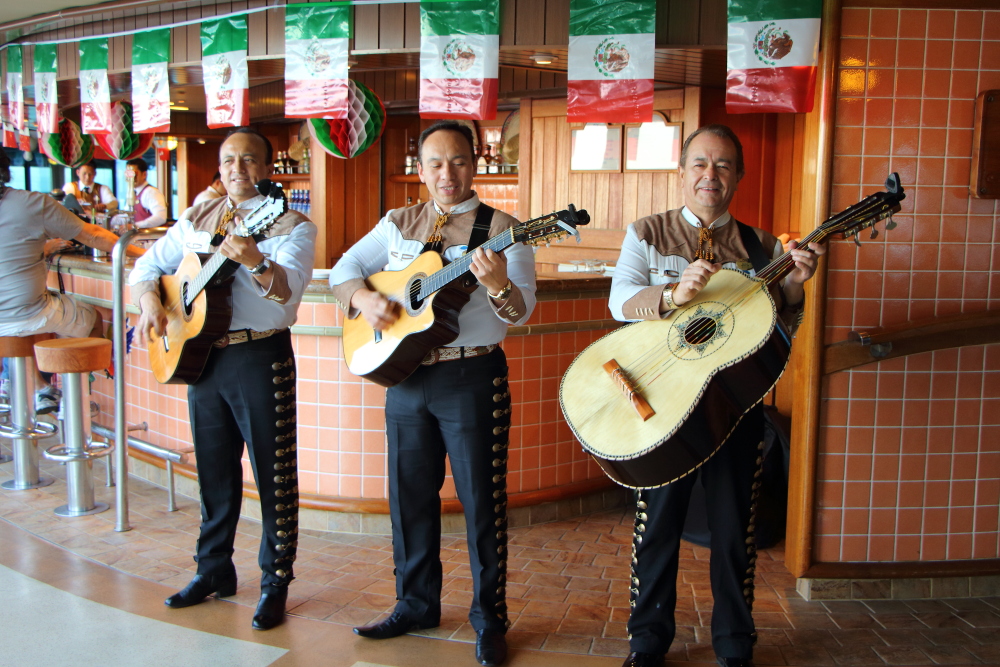 Sapphire Princess mariachi band