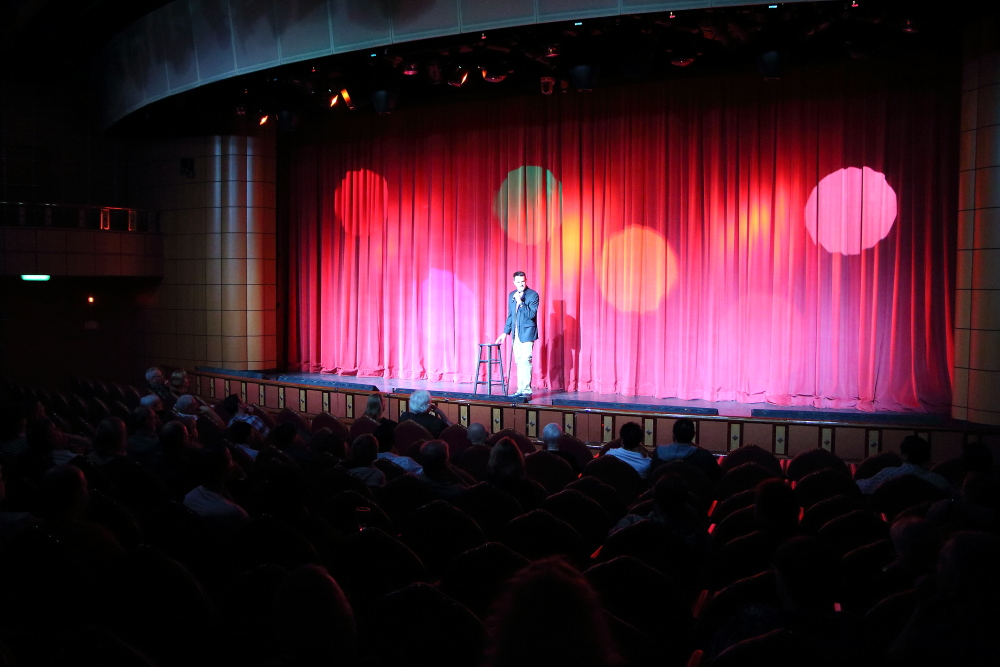 Sapphire Princess comedian Dan Grueter