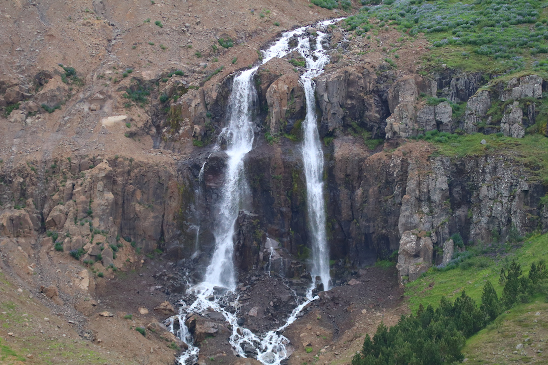 A tall waterfall in Iceland