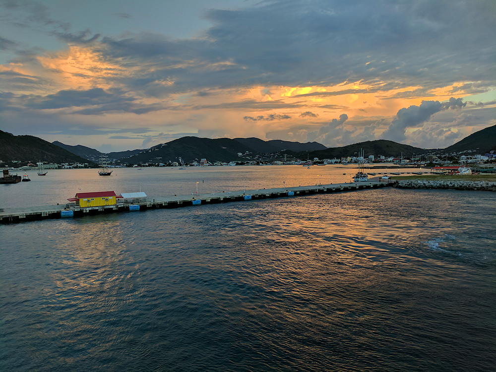 sunrise in St Maarten